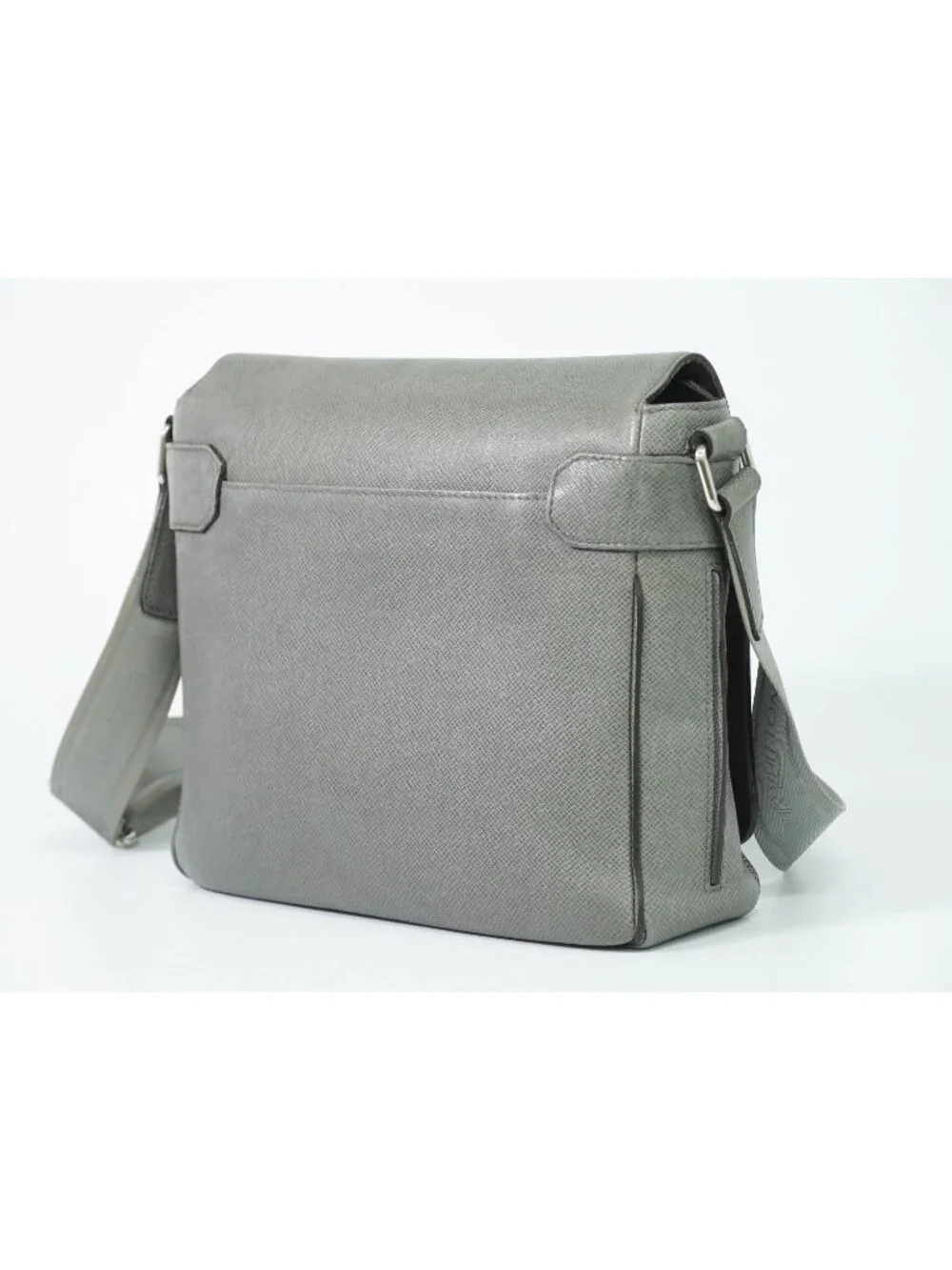 Louis Vuitton LV Roman PM Taiga Leather Shoulder Bag Glacier Gray Vintage